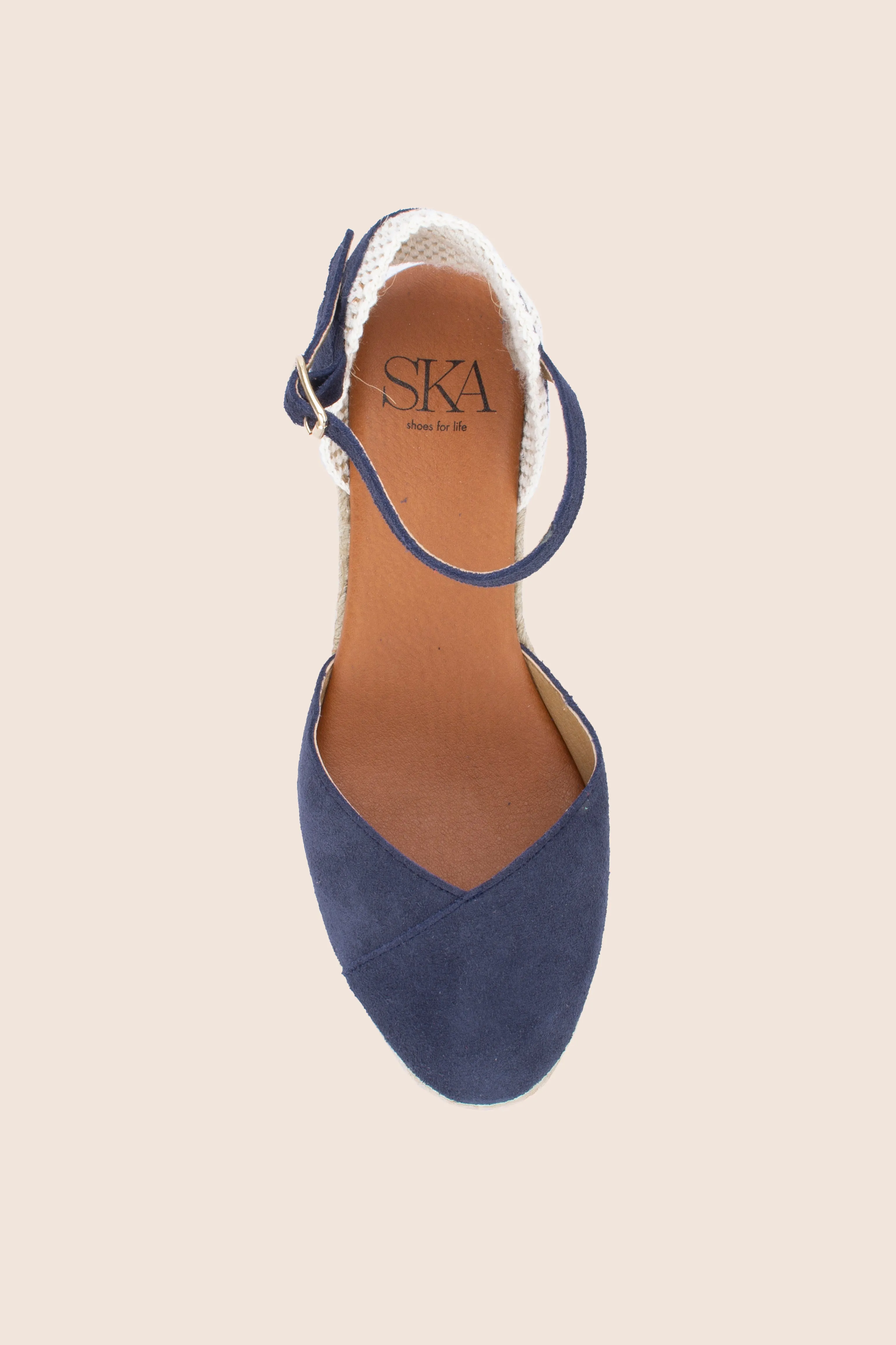 Carola Navy