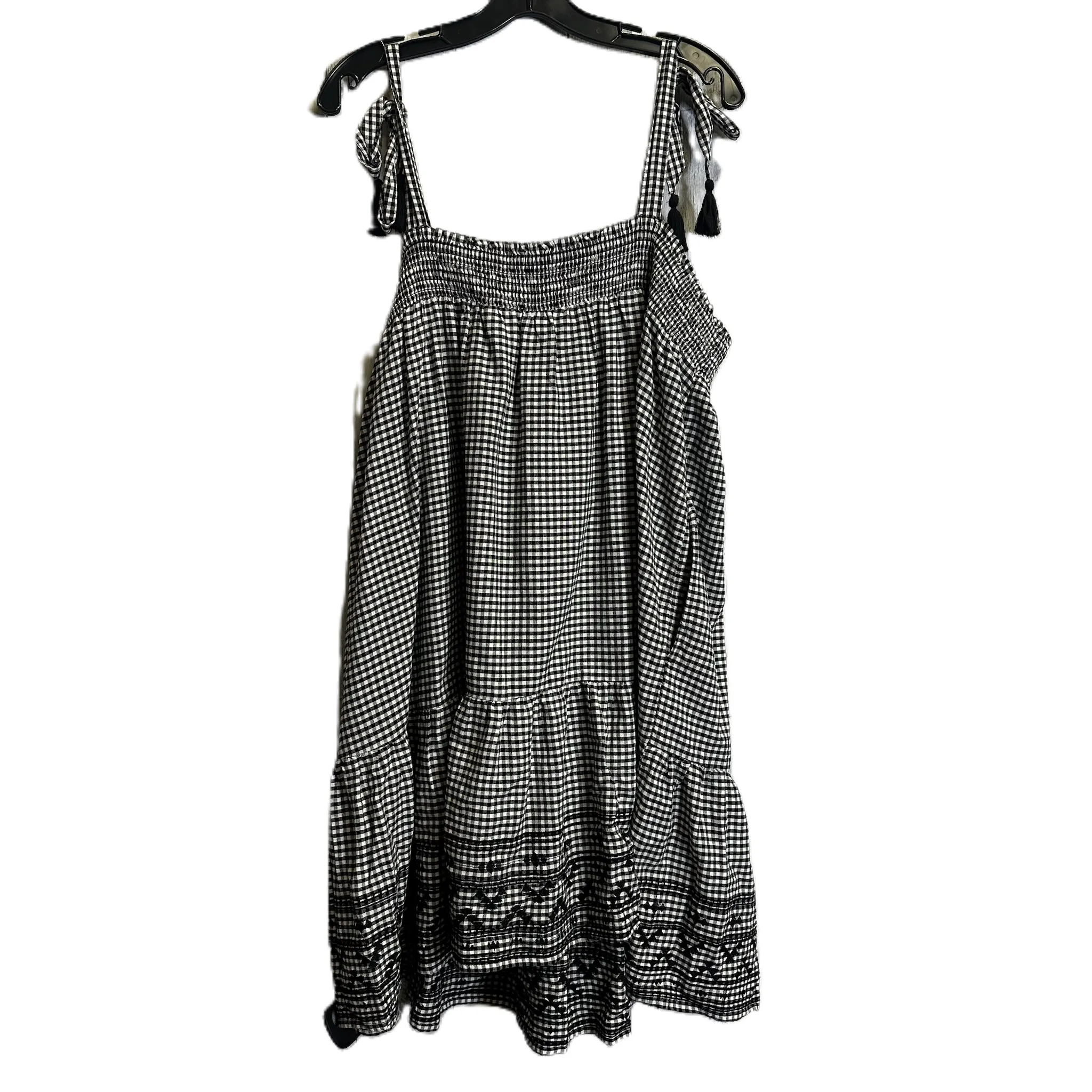 Dress Casual Short By Old Navy In Black & White, Size: Xl