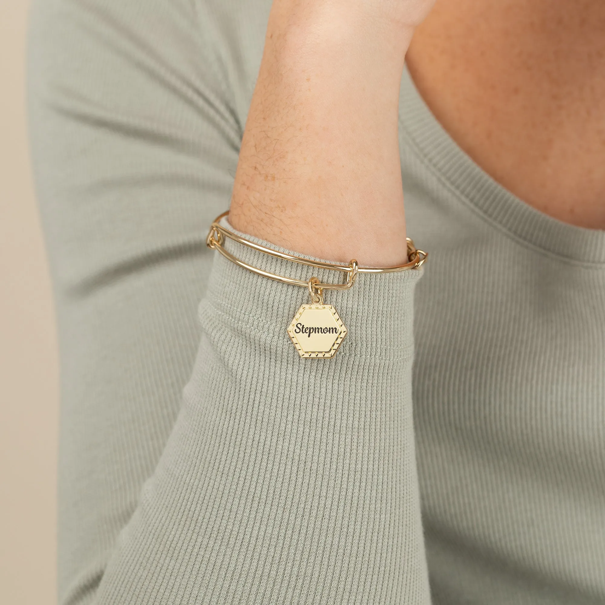 Stepmom, 'You're In My Heart Forever' Charm Bangle