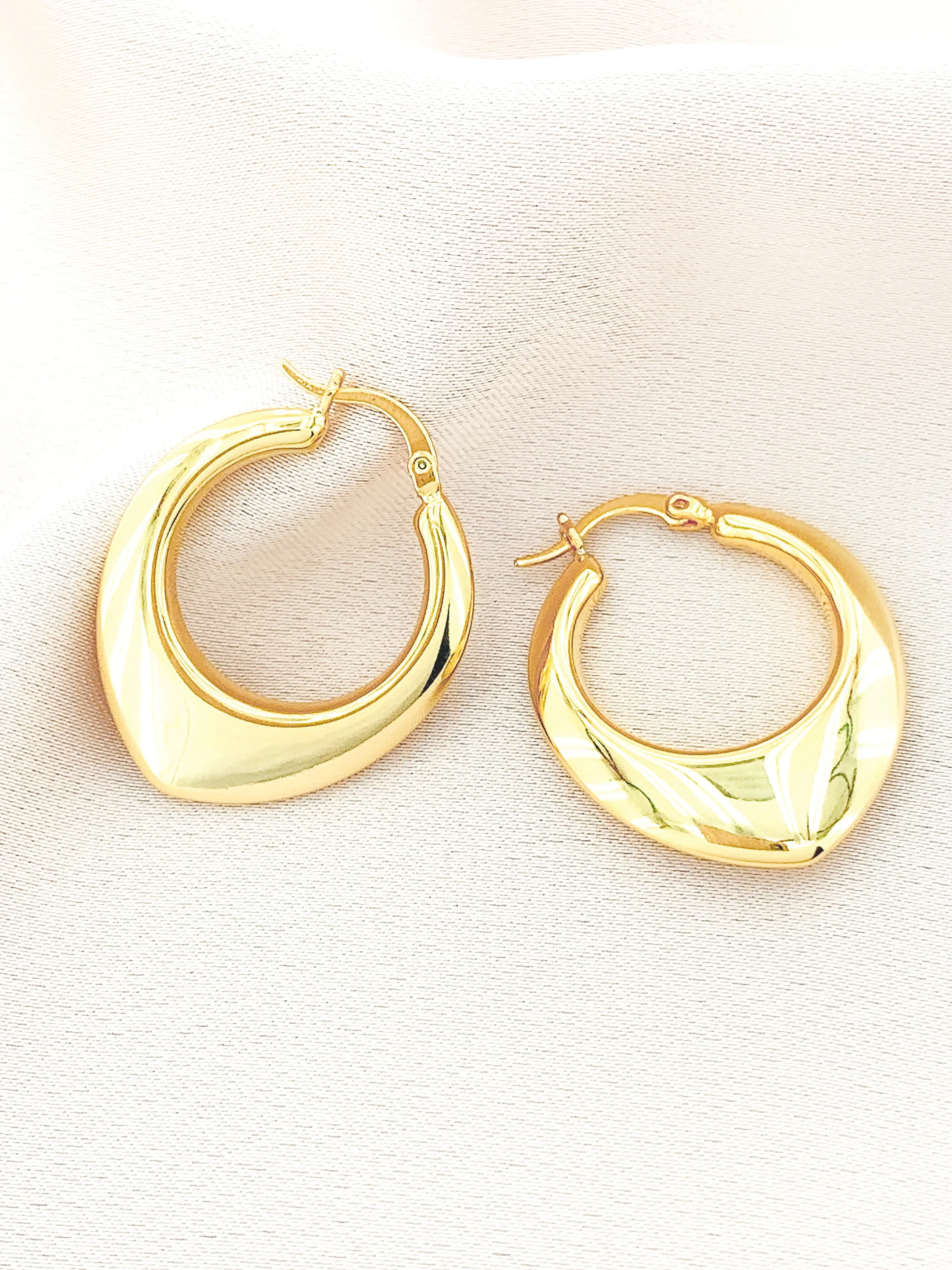 Women's Fashion Hollow Hoop Earring