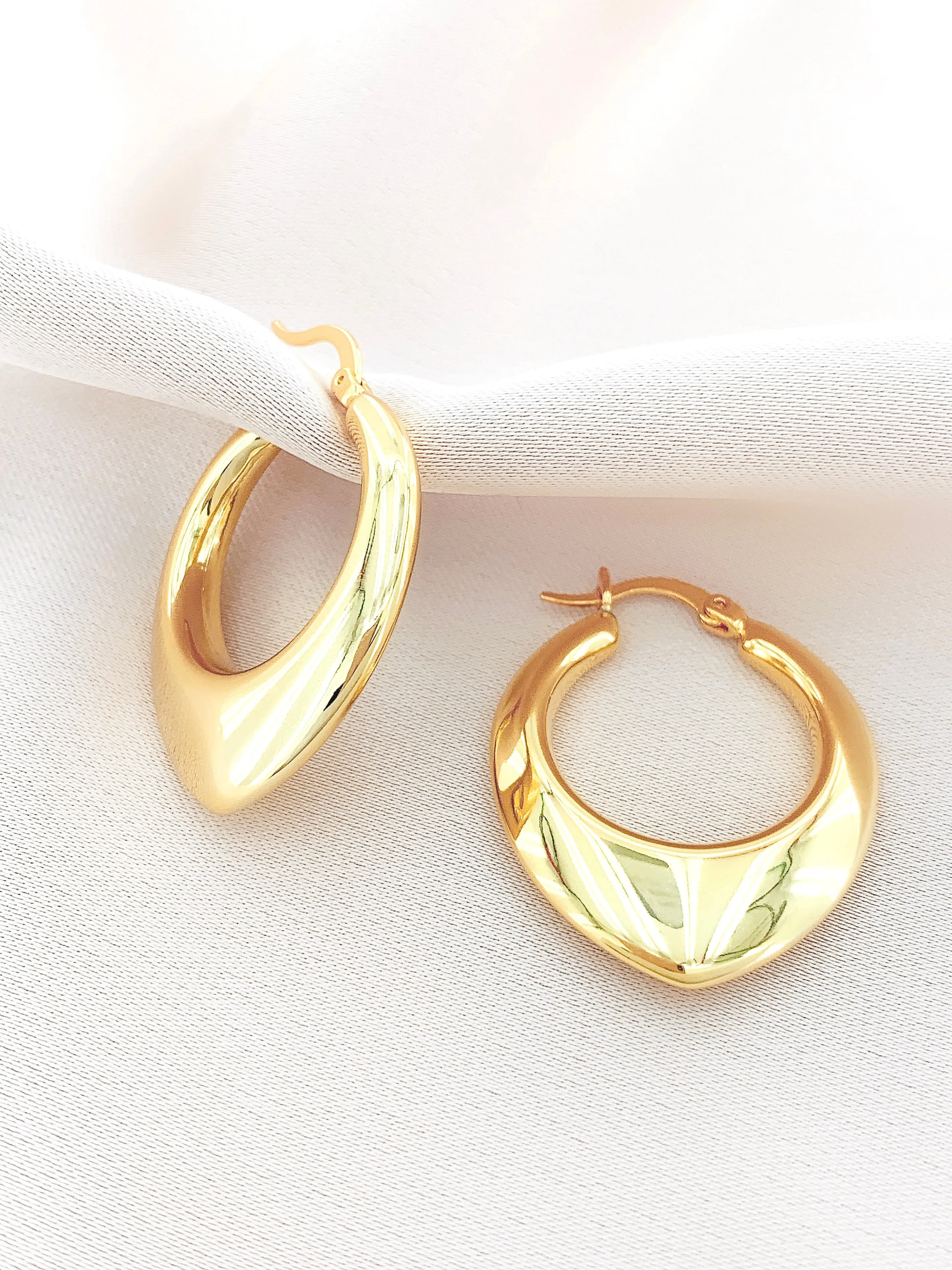 Women's Fashion Hollow Hoop Earring