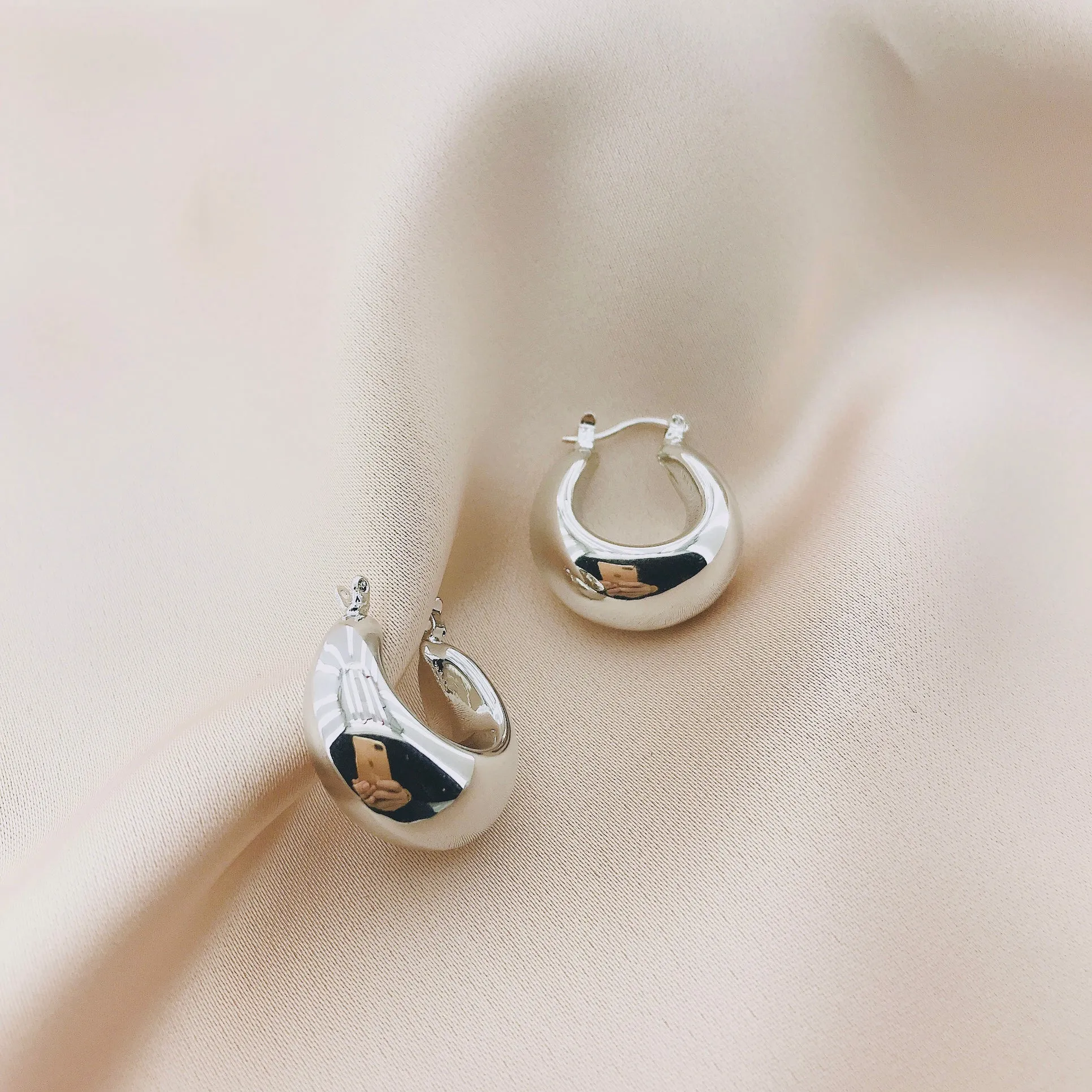 Women's Fashion Hollow Hoop Earring